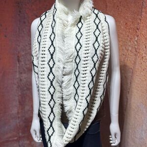 NWT White and Navy/Gray Infinity Knit Scarf with Fringe